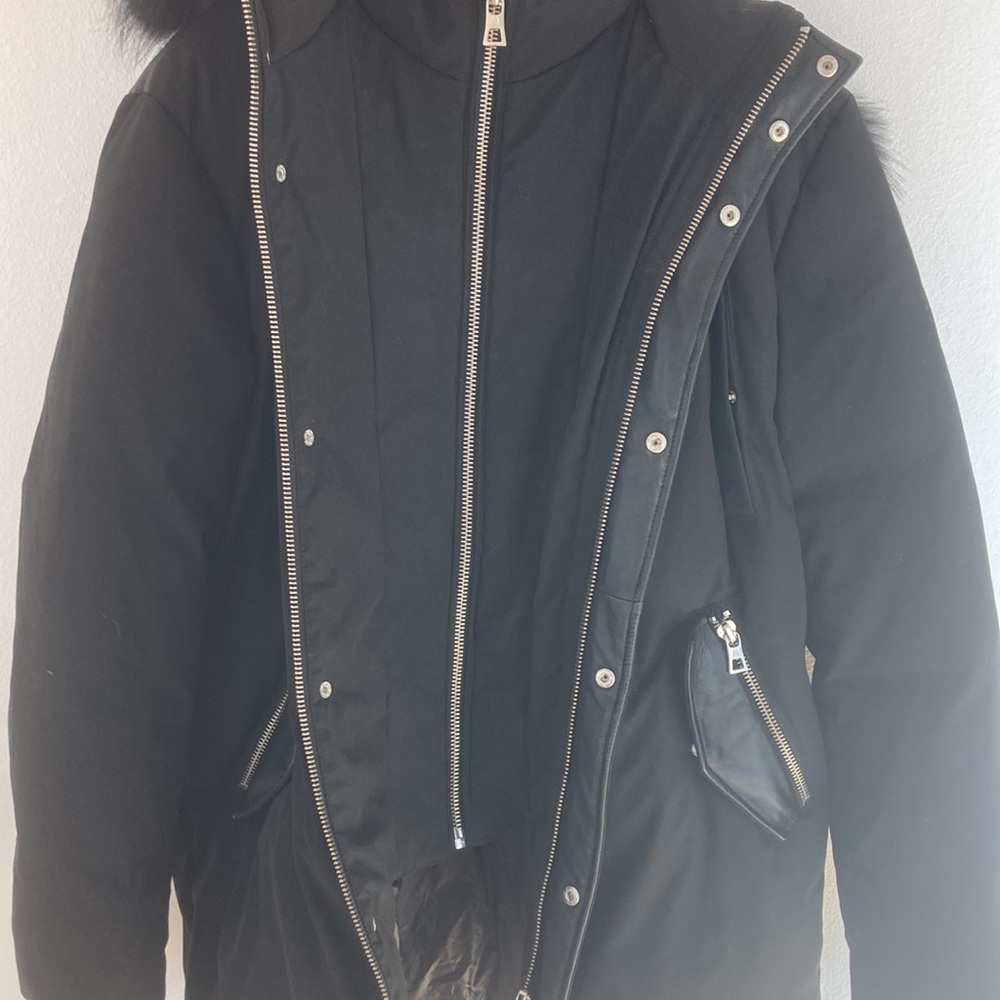 M. Benisti Canadian high fashion quality parka with fox fur removable hood. - Picture 5 of 16
